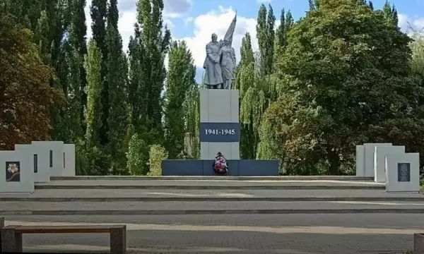 В Таловском селе Бирюч отреставрировали памятник воинам-односельчанам