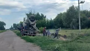В таловском селе Никольское проложили тротуар на оживленной улице