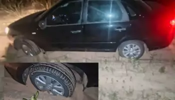 В Воронежской области полицейские выкопали из песка автомобиль заблудившегося водителя