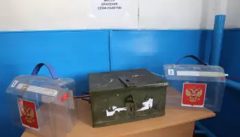 Главное за ночь. На выборах наблюдатель вырвала клок волос у зампреда УИКа, нарушитель границы переносил в сумке гениталии.