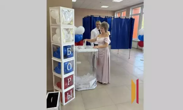 В Поворино молодожены приехали на выборы сразу из ЗАГСа