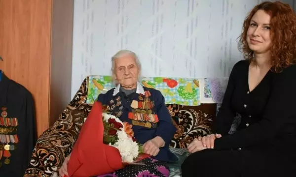 В Россоши участницу ВОВ поздравили с наступающим 8 Марта