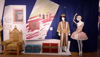 Волшебный мир закулисья. В Музее Крамского открылась выставка, посвященная театральным художникам