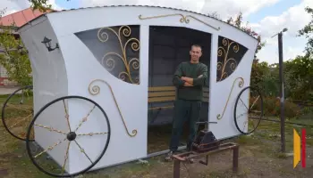 В терновском селе Народное установят автопавильон в форме кареты