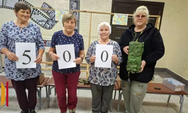Волонтеры хохольской мастерской &laquo;Хозяюшка&raquo; сплели 500-ю масксеть