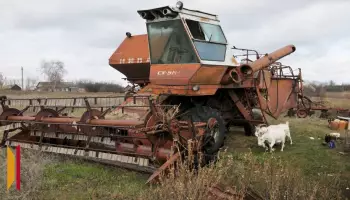 В Воронежской области тракторист упал с комбайна и получил тяжелые травмы