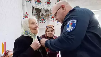 В Нижнедевицком районе первую медаль к юбилею Победы вручили 101-летней Анне Адодиной