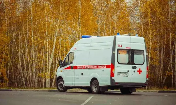 Обломок доски вонзился в шею рабочего на предприятии в Воронеже