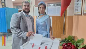 В Россоши молодожены после ЗАГСа приехали на избирательные участки