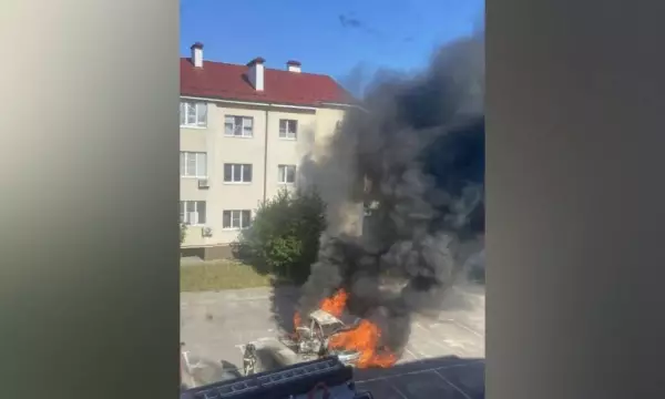 Под Воронежем в ЖК &laquo;Рождественский&raquo; сгорел автомобиль утром 6 июля