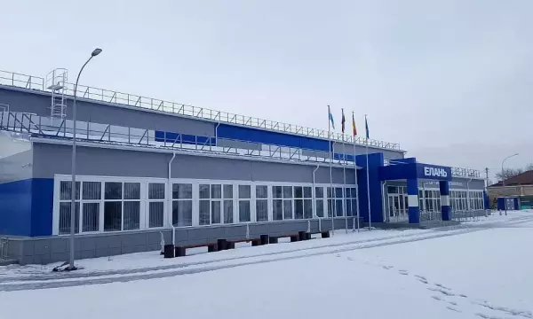 Новогодний подарок в виде спорткомплекса получили жители Елань-Колено