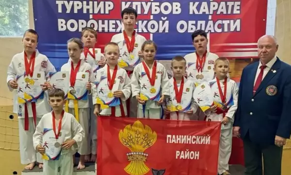 Панинские каратисты привезли 8 золотых медалей с областного турнира