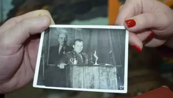В Верхнехавский краведческий музей передали фото Гагарина с его автографом