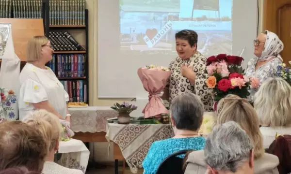Поэтесса из Рамони презентовала сборник сказок и притч &laquo;Волшебный сундучок&raquo;