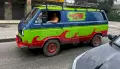 Скуби-Ду в городе и свинья на выгуле. Странные встречи удивили воронежца