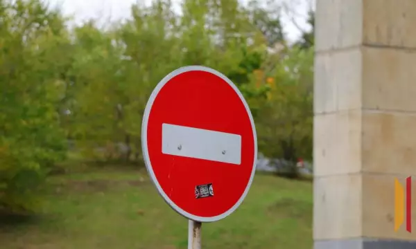 В Новохоперском районе Воронежской области перекроют движение транспорта через железнодорожный переезд