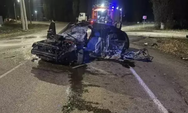Под Воронежем водитель &laquo;Лады&raquo; врезался в контейнеровоз: пострадали 3 человека