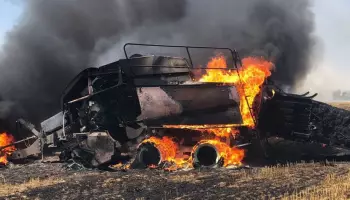 В Воронежской области в поле сгорели пресс-подборщик и трактор