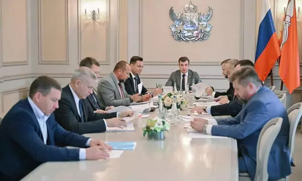 Реализацию инфраструктурных проектов в условиях финансовых ограничений обсудили в воронежском правительстве