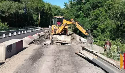 В Верхнем Мамоне 2 дня движение по Красному мосту будет осуществляться по графику