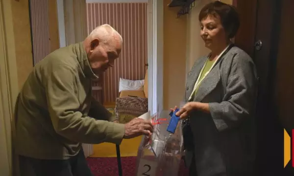 В Борисоглебске на дому проголосовал 99-летний ветеран ВОВ
