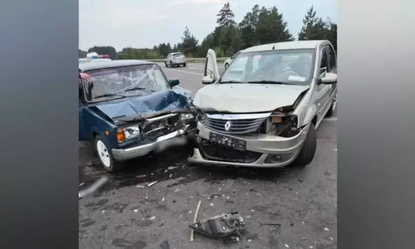 В Нововоронеже столкнулись Renault и &laquo;Жигули&raquo;: погибла 65-летняя женщина