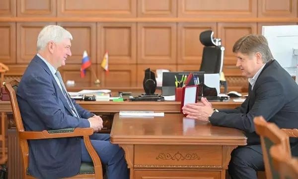 Развитие хоккея в регионе с гендиректором &laquo;Бурана&raquo; обсудил губернатор Воронежской области