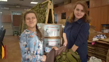 &laquo;Мама, мы должны помогать защитникам&raquo;. Жительница Борисоглебска с ОВЗ плетет масксети 4 раза в неделю