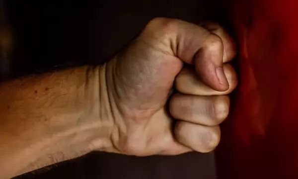 В Воронежской области мужчина сломал обидчице челюсть и 8 ребер