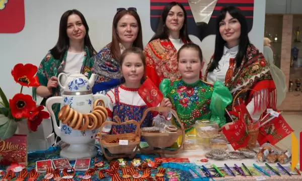 В Борисоглебске на школьной ярмарке собрали около 150 тыс рублей в поддержку бойцов СВО