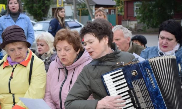 Борисоглебских пенсионеров пригласили на караоке-вечер