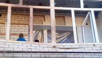 Власти продолжают обходить дома и оценивать повреждения после массированной атаки ВСУ на Воронеж