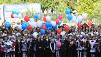 Главное за ночь. Взрыв во время линейки 1 сентября, беременную блогершу сожгли, привязав к дереву.