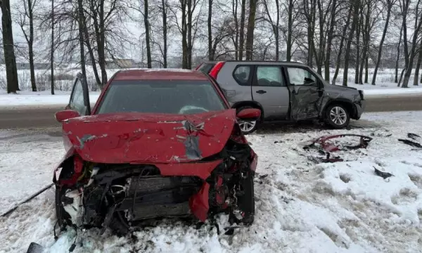 В столкновении иномарок в Воронежской области пострадали 3 человека