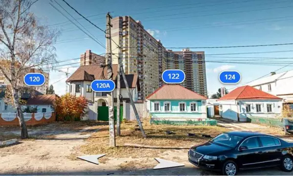 Под окнами многоэтажного дома воронежцы обнаружили труп женщины