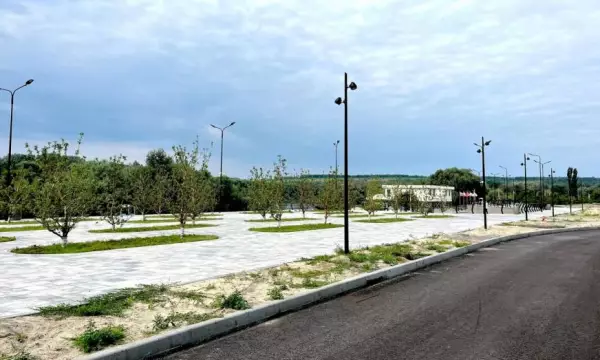 В Павловске продолжают обустраивать городскую набережную по проекту &laquo;Легенды Дона&raquo;