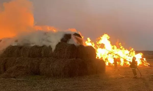 Сгорели 750 тюков сена в воронежском селе Коротояк