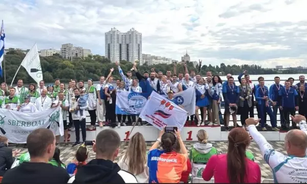 Гребцы Нововоронежской АЭС победили в гонке на лодках-драконах