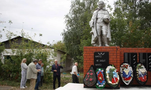 Ревизия памяти. Комиссия под руководством советника губернатора проверила состояние мемориалов в Каменском районе