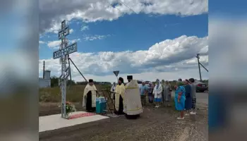 В верхнемамонском селе Мамоновка установили поклонные кресты