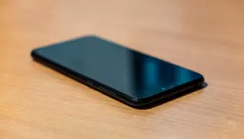 Apple предупреждает пользователей 110 стран о возможных атаках шпионского ПО