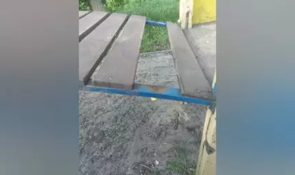 Под Воронежем мальчик упал с аварийной горки на детской площадке и получил травмы