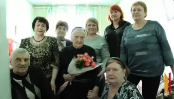 Еще пять лет назад занималась с учениками. Жительнице воронежского села Злате Нагурной исполнилось 100 лет