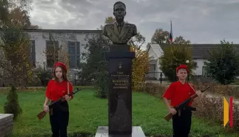 В верхнехавском поселке Шукавка установили бюст Героя Советского Союза Василия Белозерцева