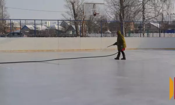 В Воробьевке откроют каток