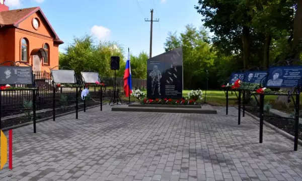В аннинском селе Верхняя Тойда открыли Аллею Памяти