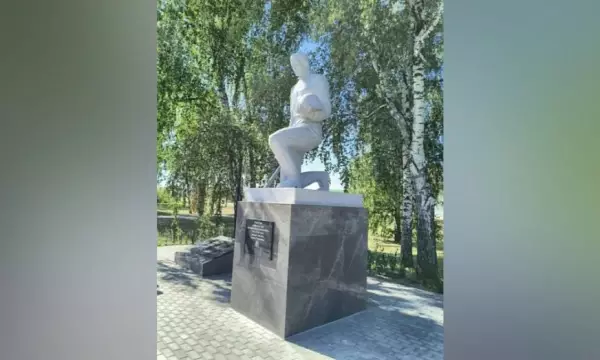 В новоусманском поселке Тимирязево обновили памятник погибшим в годы ВОВ воинам