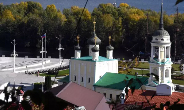 Грядущая жара и задержка поездов из-за БПЛА. Главные новости Воронежа и области за 10 октября