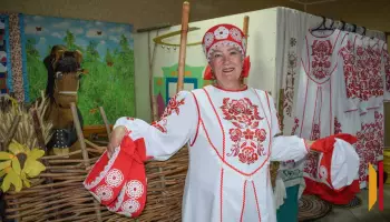 Ансамблю &laquo;Криница&raquo; из лискинского села Троицкое приобрели новые сценические костюмы