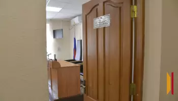 &laquo;Извините, я пошутил, просто пришел в гости&raquo;: воронежец в маске и шарфе пытался ограбить знакомых на 919 тыс рублей